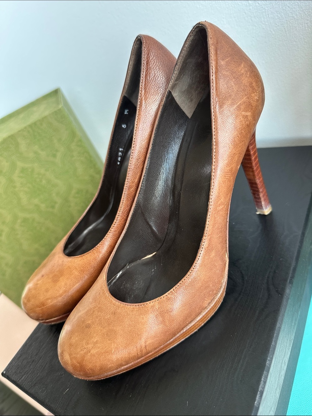 Stuart Weitzman Classic Women's Tan Leather High Heel Pumps